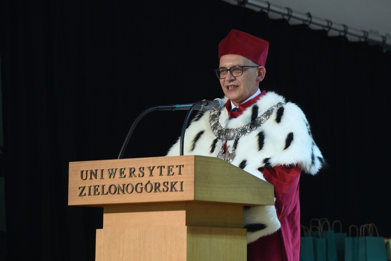 prof. Wojciech Strzyżewski.jpg