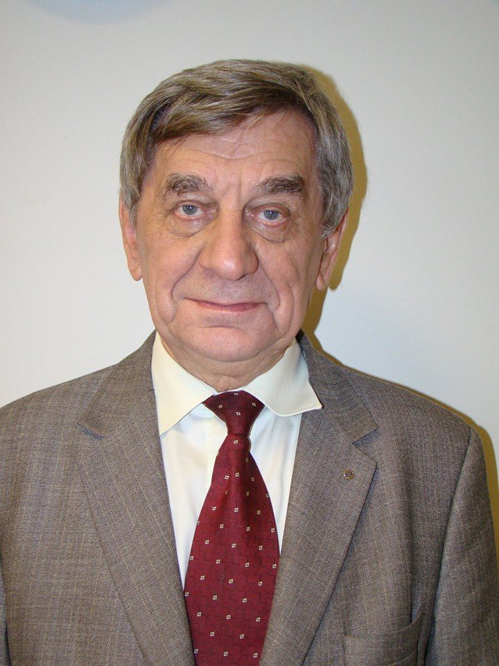 Prof. Romuald Będziński.jpg