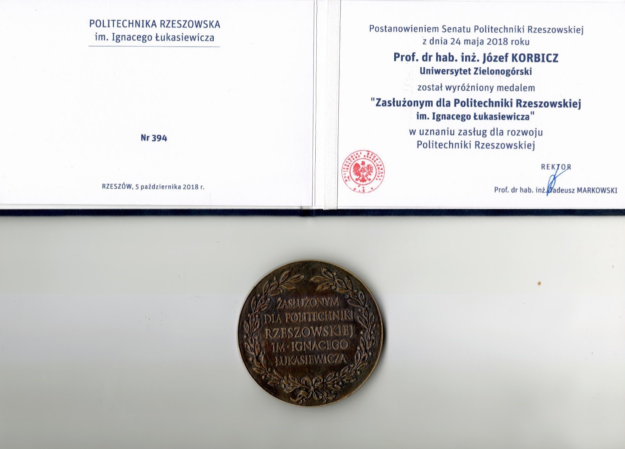 medal dla prof. J. Korbicza właściwy.jpg