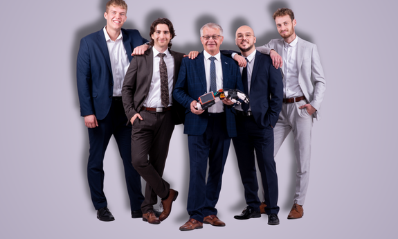 Srebrny medal dla Akademickiego Związku Motorowego