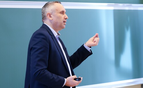 Pół tysiąca spotkań. Wszystkie poświęcone równaniom funkcyjnym