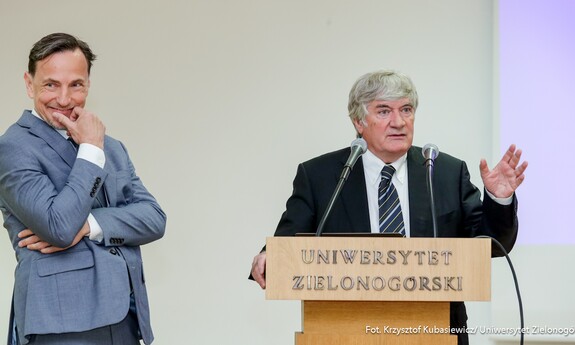 Lecture by a World-Renowned Medical Expert: Professor Richard Burt Visits the University of Zielona Góra