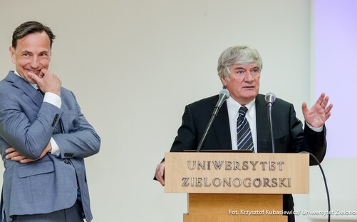 Lecture by a World-Renowned Medical Expert: Professor Richard Burt Visits the University of Zielona Góra