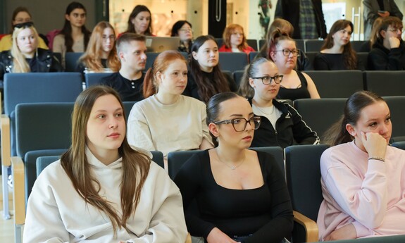 Studenci UZ „nakręcają zmiany” przeciw uzależnieniom