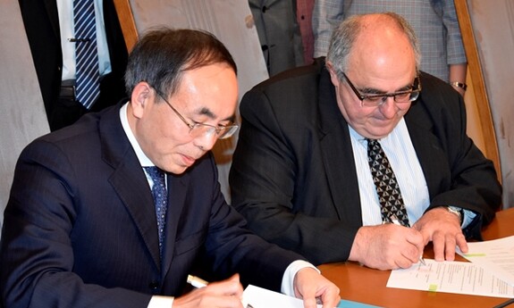 Podpisanie umowy o współpracy UZ z Neijiang Normal University w Chinach