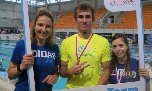 Studenci UZ na podium V Integracyjnych Mistrzostw Polski AZS w pływaniu