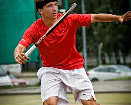 Kolejne sukcesy tenisowe studenta UZ
