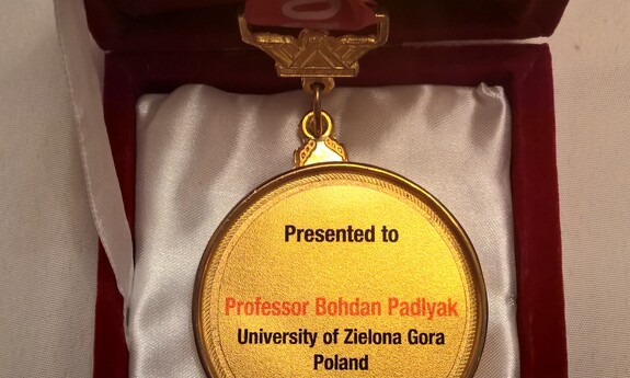 Dr hab. Bohdan Padlyak, prof. UZ, wyróżniony medalem IAAM-2016