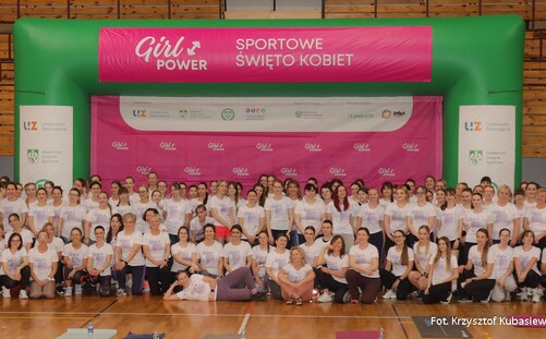 "Girl Power" at UZ: Nearly 200 Women Celebrate International Women’s Day with High-Energy Fitness