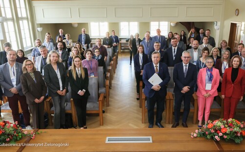 UZ udowadnia, że nauka nie zna granic