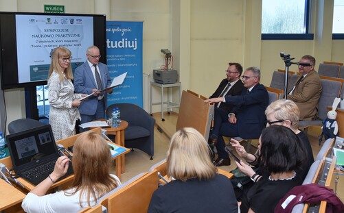 UZ areną do dyskusji „O zmianach, które mają sens. Teoria – praktyce, praktyka – teorii”
