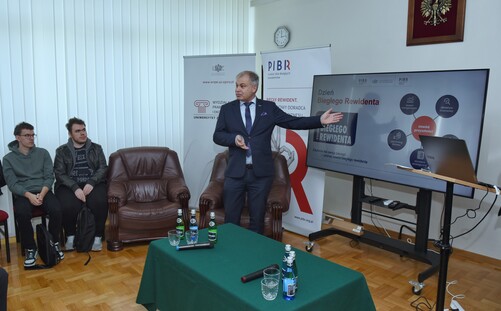 Zaufanie ma swoją pieczęć - studenci poznali jak wygląda zawód biegłego rewidenta