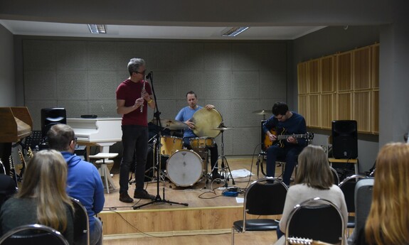 Akademia Jazzu: warsztaty "Świat Gitary" i koncert dla uczniów
