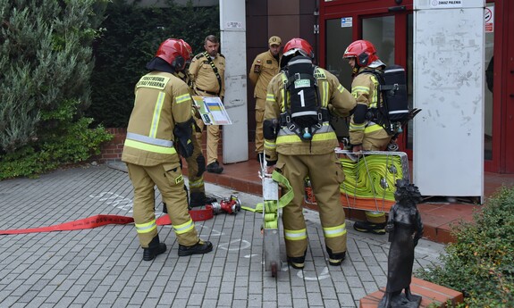 Ćwiczenia z ewakuacji na wypadek pożaru – istotny aspekt praktycznych działań