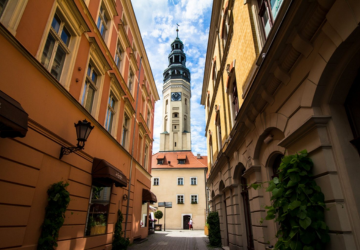 Wystawa plenerowa przy zielonogórskim Ratuszu