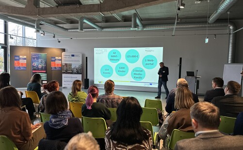 Transgraniczne Ogrody Doświadczeń spotkały się z MINOS w Hoyerswerdzie/Grenzübergreifende Erfahrungsgärten trafen MINOS in Hoyerswerd