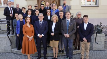 „Nowoczesne kształcenie dla rozwoju nauki i społeczeństwa” – konferencja upowszechniająca wiedzę